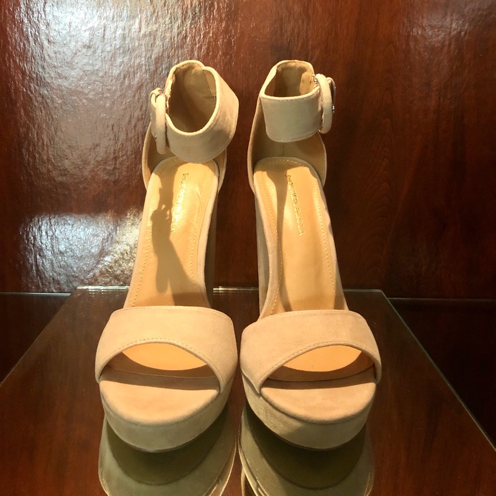 Shoes - Picture 2 of 3